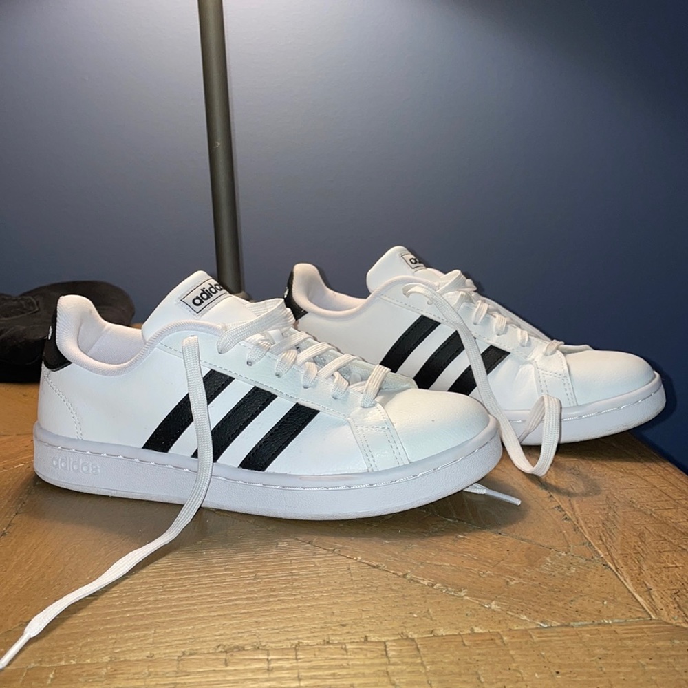 Adidas sneakers sz 6.5